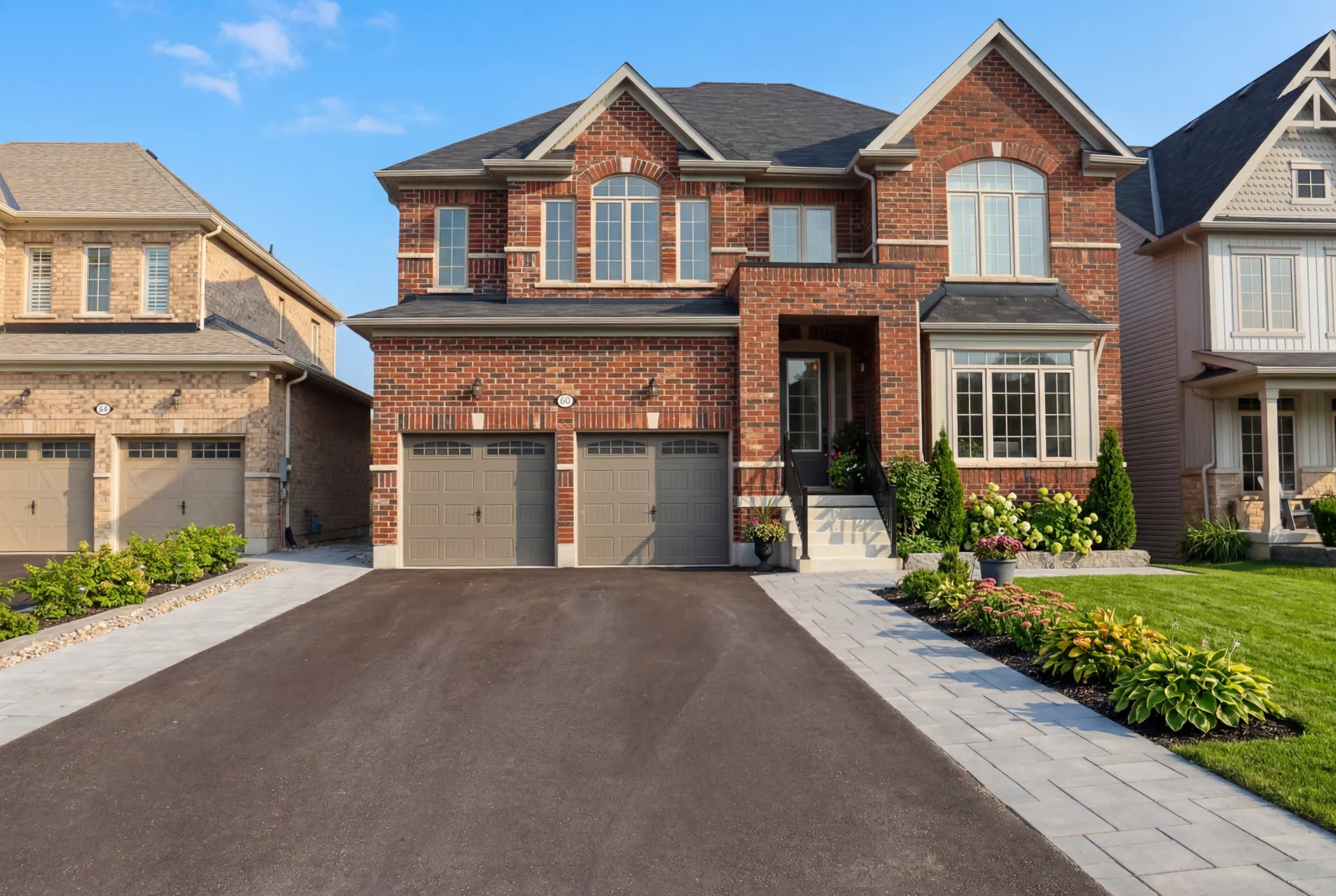60 Hennessey Crescent